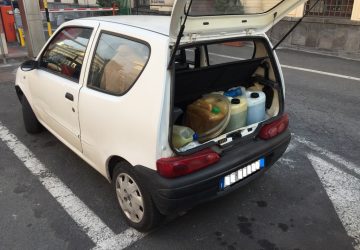 Catania, auto bloccata al porto con taniche di benzina di dubbia provenienza