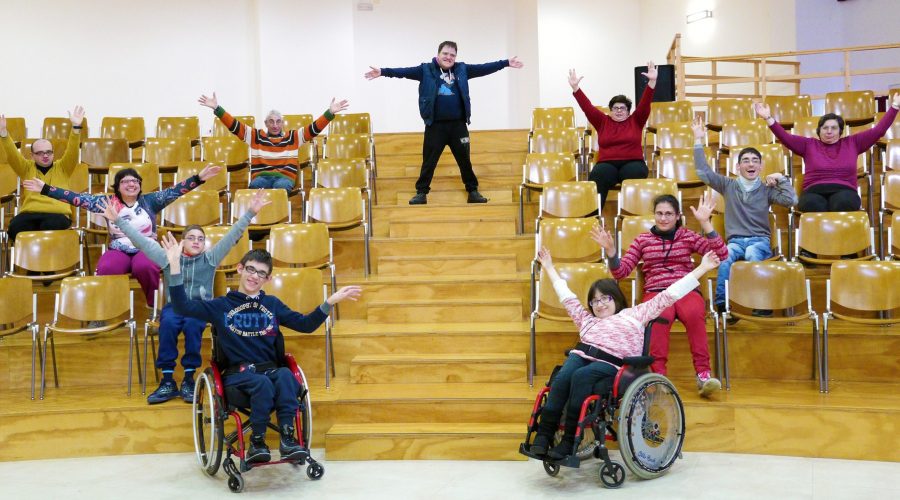A Trecastagni “Provare per credere”: spettacolo teatrale con 11 attori disabili