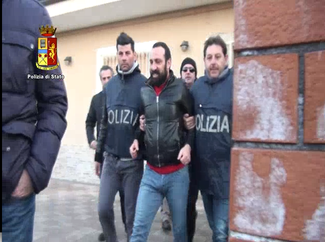 Nuccio u carcagnusu, latitante in villa VIDEO