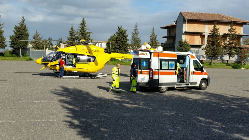 Linguaglossa: malore per una operaia della forestale, interviene elisoccorso