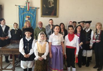 Riposto, visita scolaresca sarda in Municipio