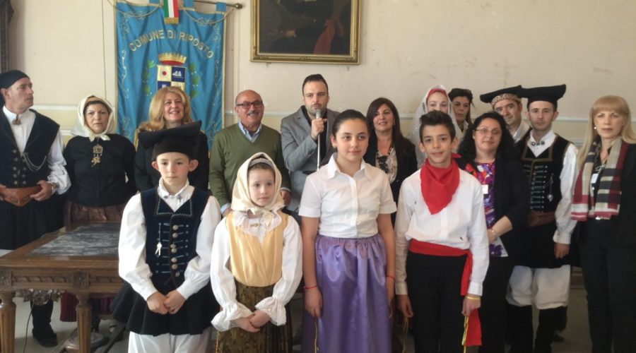 Riposto, visita scolaresca sarda in Municipio