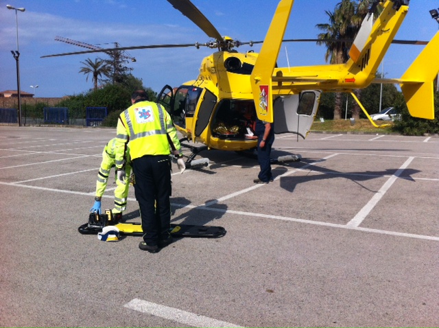 Conforama, ruba liquori e scappando cade in un dirupo. Grave