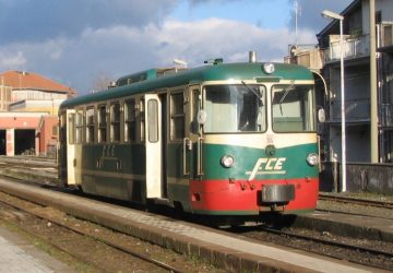 Bronte, motociclista travolto da treno Fce