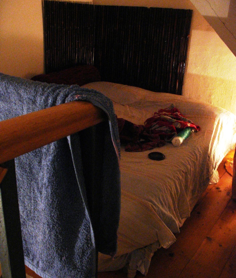 Aci Trezza, scoperta casa del piacere. Un arresto