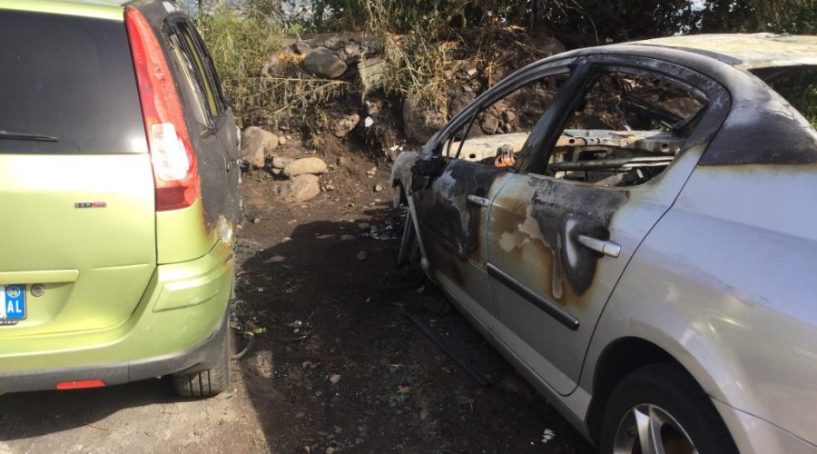 Giarre, notte di fuoco in via Ercole Patti