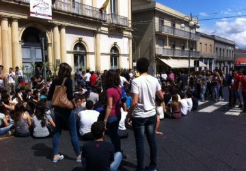 Ospedale Giarre, la protesta degli studenti VD