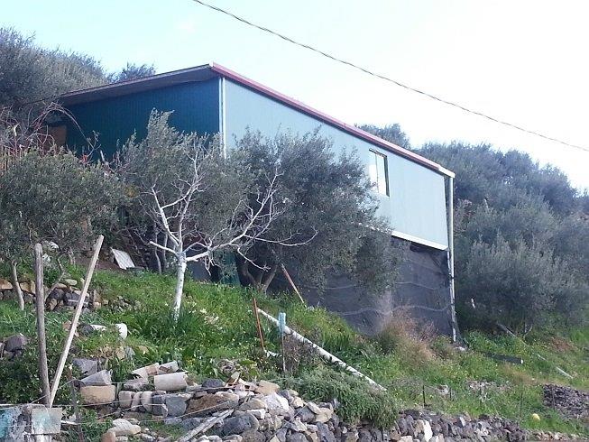 Piedimonte Etneo, carabinieri sequestrano abitazione abusiva