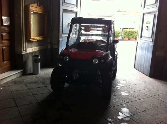 In Municipio in trattore. Città contemporanea? No: agreste