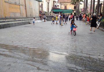 Aci Trezza, via Provinciale: fogna a cielo aperto. Interviene il Comune
