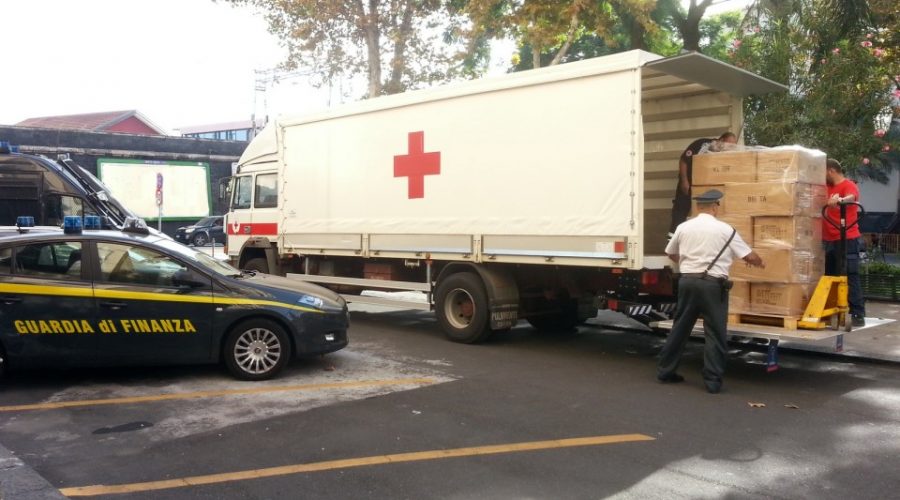 Accoglienza migranti: devoluti in beneficenza oltre 18.000 capi di abbigliamento contraffatti