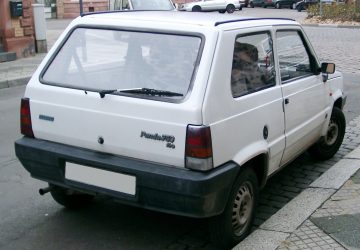 Aci Trezza: una ventina di auto vandalizzate