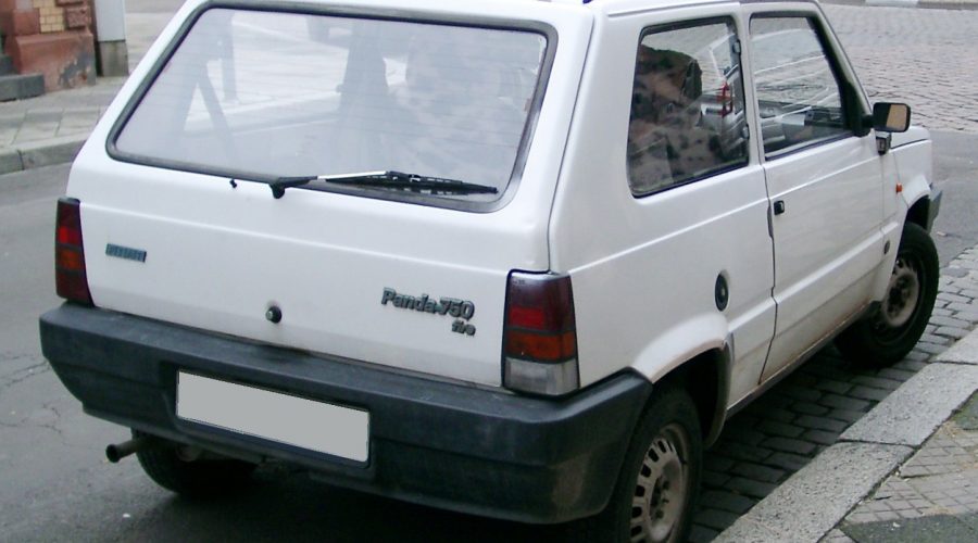 Aci Trezza: una ventina di auto vandalizzate