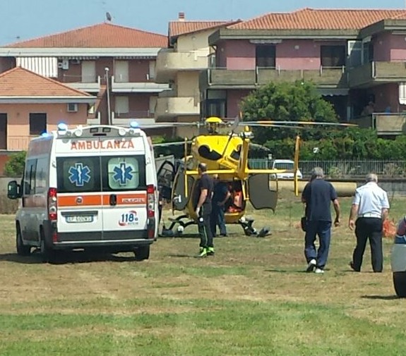 Fondachello: malore in spiaggia. Interviene elisoccorso