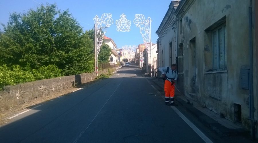 Giarre, interventi di scerbatura sul territorio