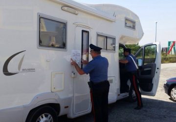 Catania, camper dell&rsquo;amore alla Playa: sfruttava le prestazioni hot della compagna. Arrestato