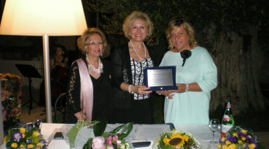 Il premio Donna Fidapa di Acireale a Carmela Faro