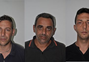 Acireale, tentano furto a distributore: tre arresti.