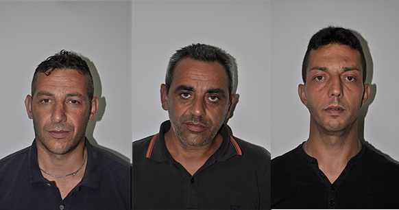 Acireale, tentano furto a distributore: tre arresti.