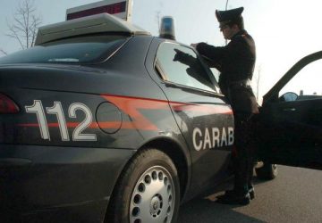 Controlli dei carabinieri: 3 denunciati. Rinvenute droga e cartucce in una casa abbandonata