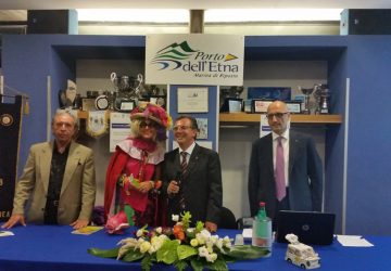 Riposto: Caterina Bellandi ospite del Rotary al Porto dell’Etna