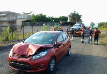 Fondachello, incidente in via Parallela: 4 feriti