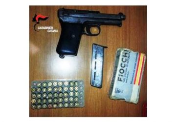 Bronte: pregiudicato con la &ldquo;7,65&rdquo; nascosta. Arrestato