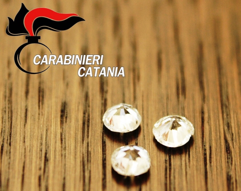 Gioielli rubati nei Compro Oro: 4 denunciati