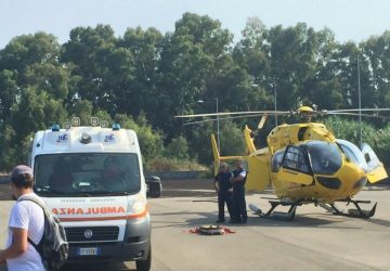 Riposto, bambino rischia di annegare in piscina. Interviene elisoccorso