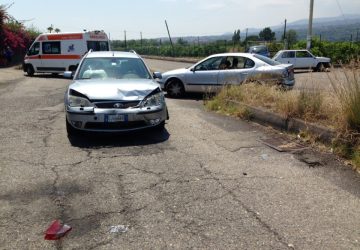Mascali, ennesimo incidente sulla parallela di via Spiaggia