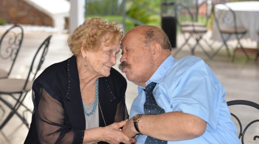 Giarre, 60 anni di matrimonio e non sentirli: nozze di diamante per la coppia Tancredi Pafumi e Jana La Rosa