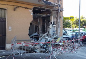 Catania, assalto alla posta di Picanello