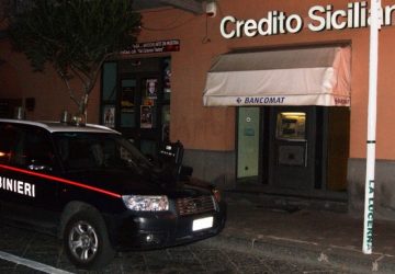 Zafferana: giarrese tenta di scassinare bancomat. Arrestato