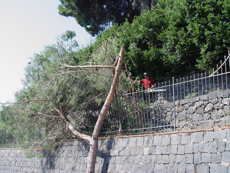 Maltempo, rimosso palo della Telecom a Cavagrande