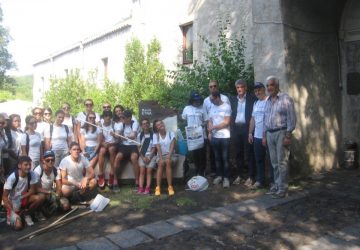 Etna: i ragazzi del Kiwanis ripuliscono area del Parco