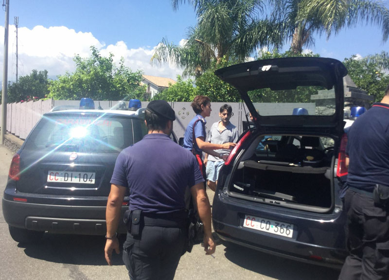 Giarre, arresto per droga: coltivava marijuana in casa