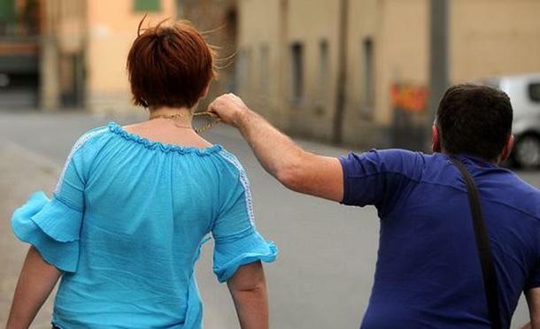 Macchia, anziana scippata della propria collana