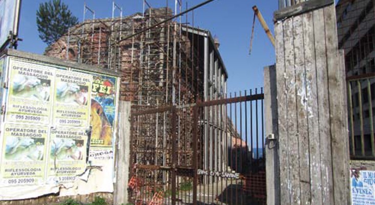 Catania, incendio al “museo d’arte” di viale Africa