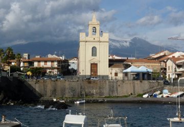 Acireale: sopralluogo di sindaco e Capitaneria al porto di Stazzo. Disposta la rimozione di natanti abbandonati