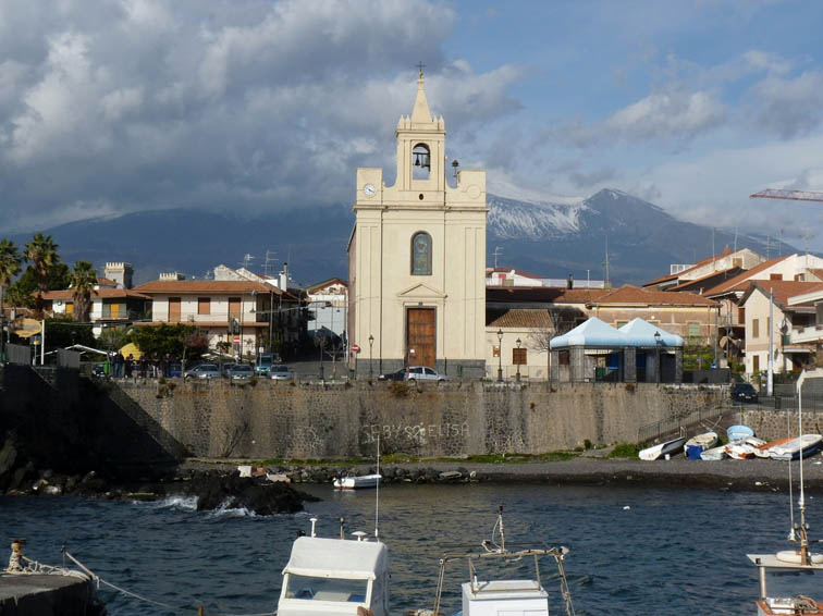 Acireale, dramma della solitudine: coppia di anziani trovati morti a Stazzo