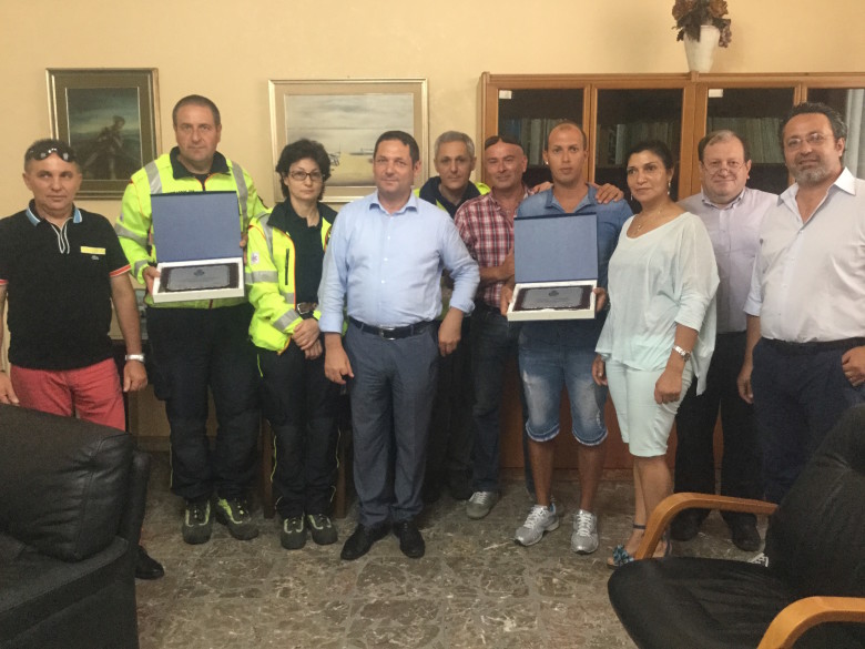 Mascali, premiate la professionalità e l’altruismo. Targhe a bagnino e 118