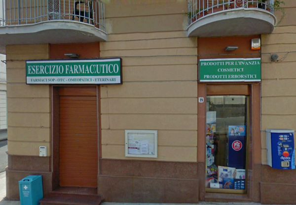 Mascali, rapina alla parafarmacia di piazza Duomo