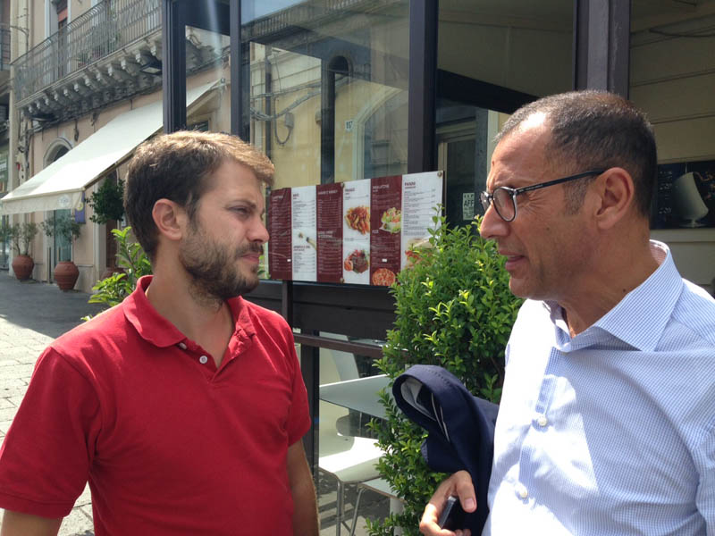 Giarre: sindaco tenta di lanciare Opa nel Pd. Missione fallita