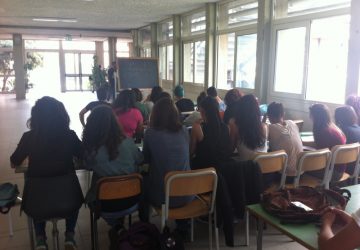 La scuola contemporanea giarrese: classi accampate nei corridoi, palestre e biblioteca