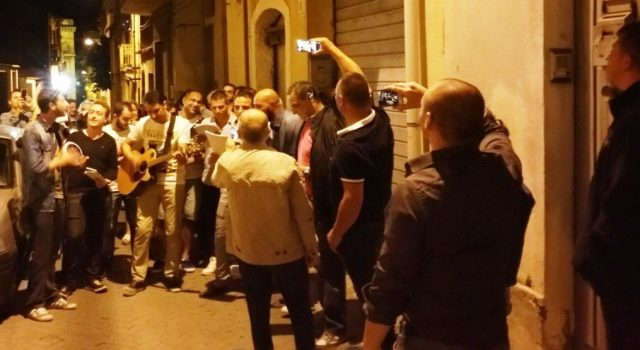 Giarre, tornano di moda le serenate d’amore VIDEO