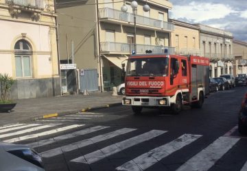 Mascali, ancora auto in fiamme