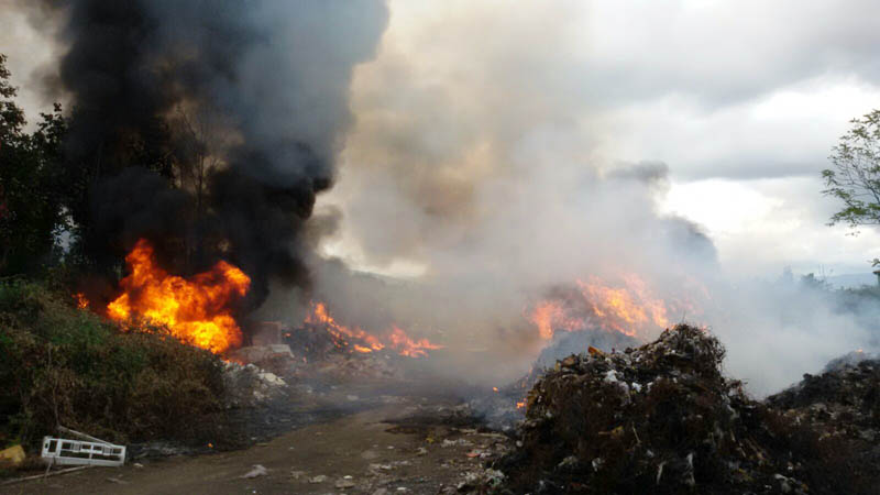 Giarre, ancora un incendio in via Foscolo