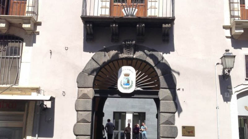 Acireale: disperato perché senza lavoro tenta di darsi fuoco