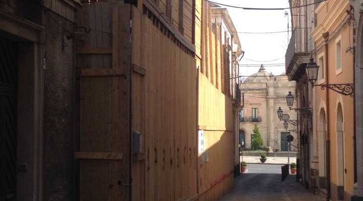 Acireale: crolla Palazzo Pietropaolo e “crolla” anche l’assessore Pietropaolo