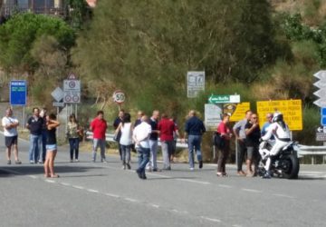 Linguaglossa: azione di protesta a quota mille. Stop ai centauri